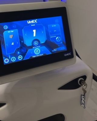Salondaki Umex lazer epilasyon cihazının ekranı