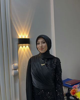 Siyah abiyeli tesettürlü müşterimiz için makyaj